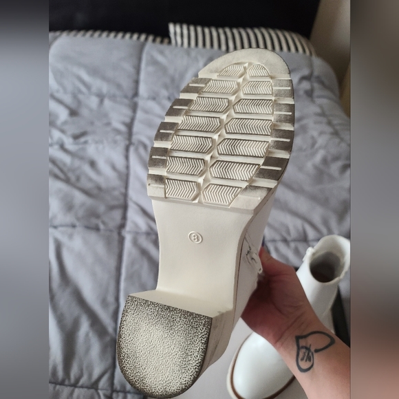 Booties - Picture 4 of 4